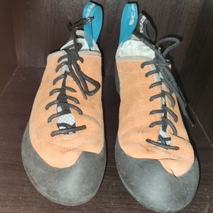 Vibram XSEdge Scarpa Helix Ladies Climbing Shoes